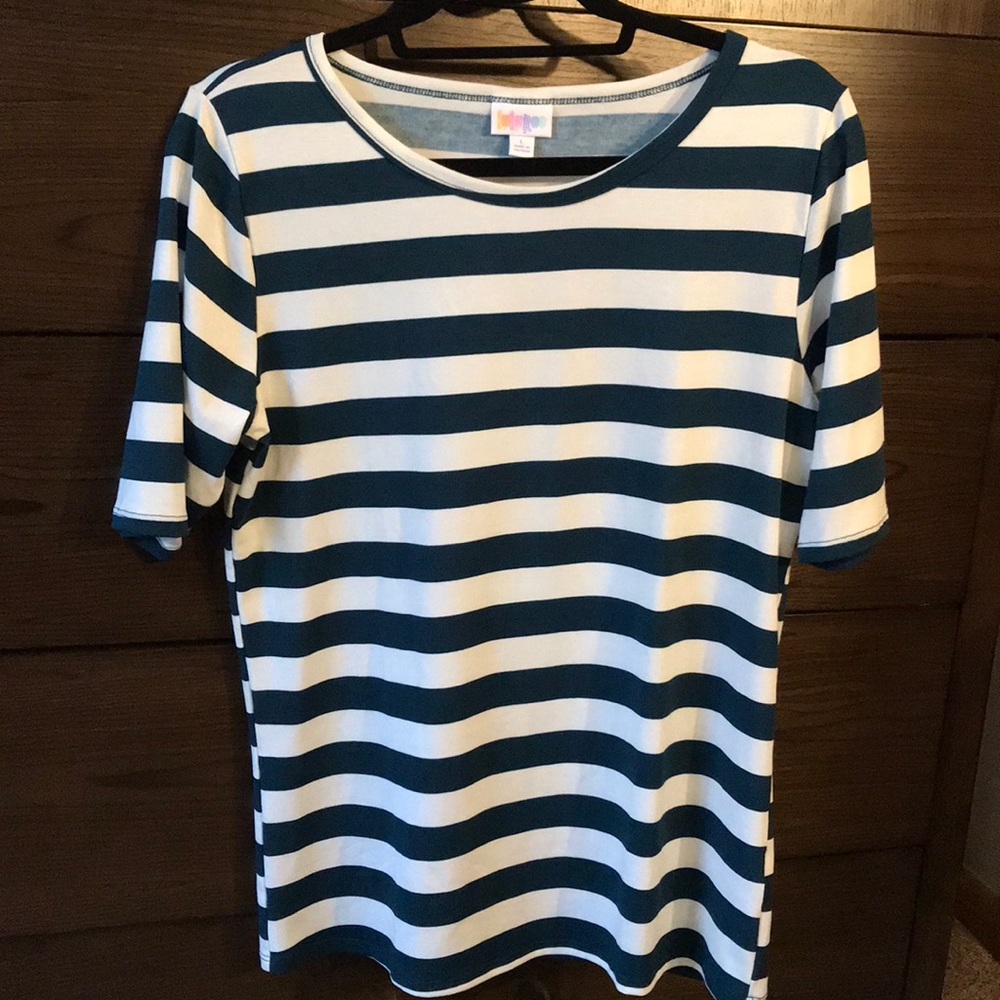 LulaRoe GiGi top